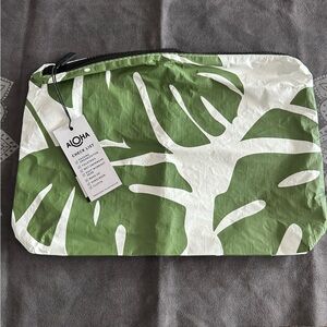 ALOHA Collection Leaf Splash Proof Pouch Bag